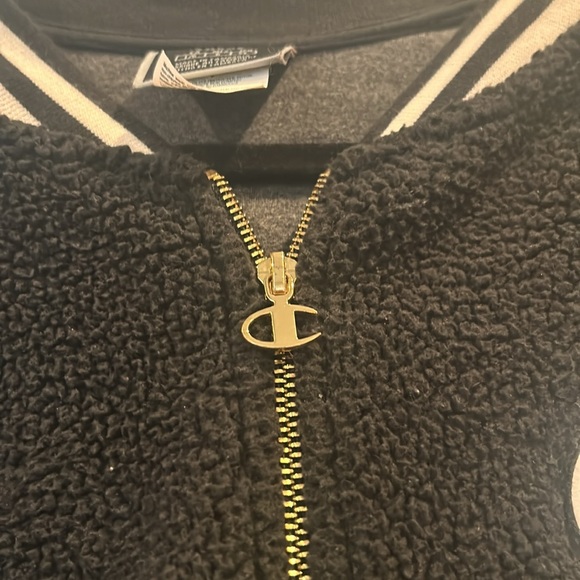 Champion zip up sweater - Picture 2 of 5